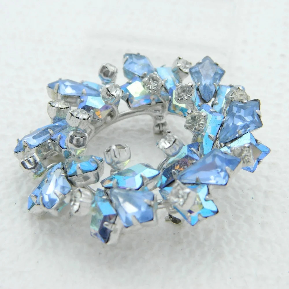 Vendome Vintage Brooch - Picture 3 of 5